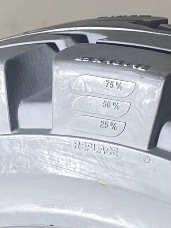 23.9-10 (225.75-10) STARKUS  S3000 GRİ SEGMANLI DOLGU LASTİK