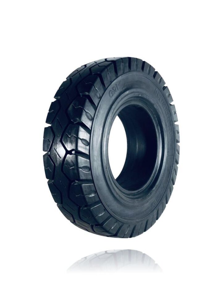 Ultimate XT Siyah Segmanlı Dolgu Lastik (RİM 10.00) 23.12-12 (315.45-12)